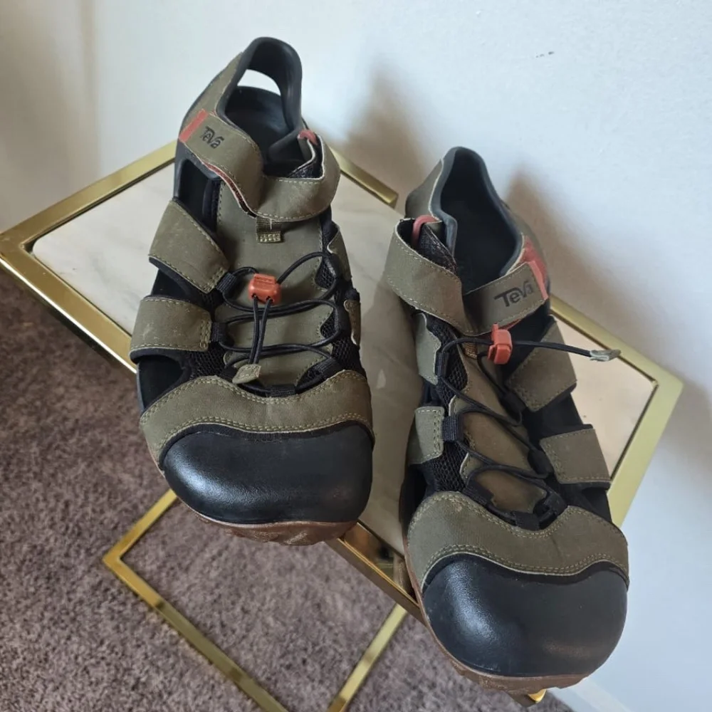 TEVA Men’s M Flintwood Dark Olive Sandals - 1118941 Size 13